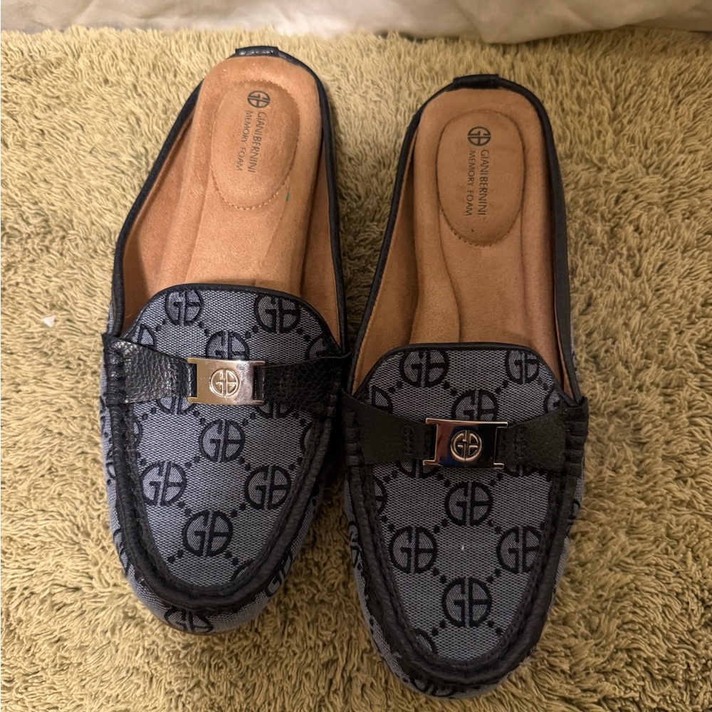 Giani Bernini Black and Gray Logo Moccasin Loafers
